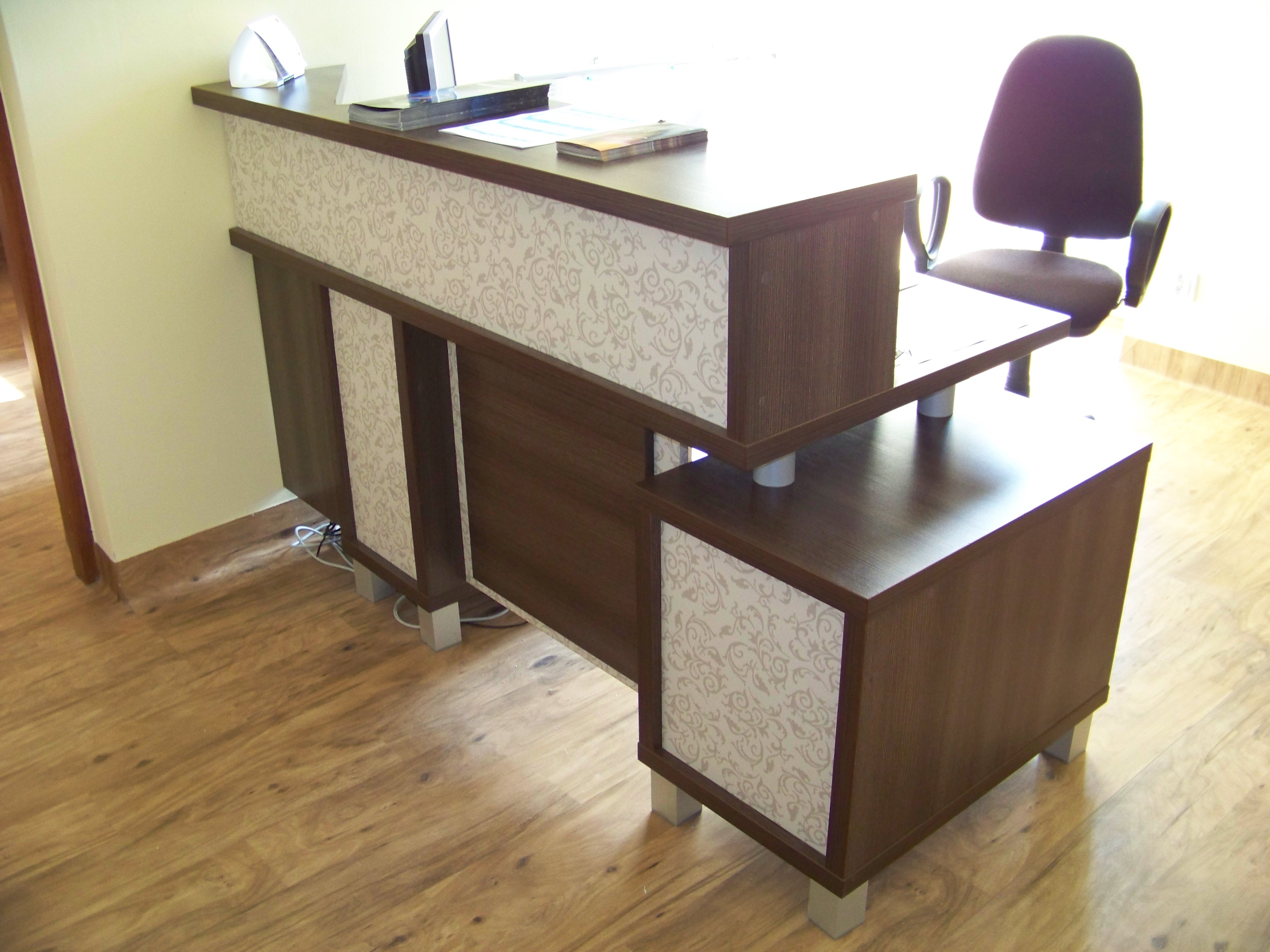 meble biurowe, regały, szły, komody, biurka, stoły, stoliki